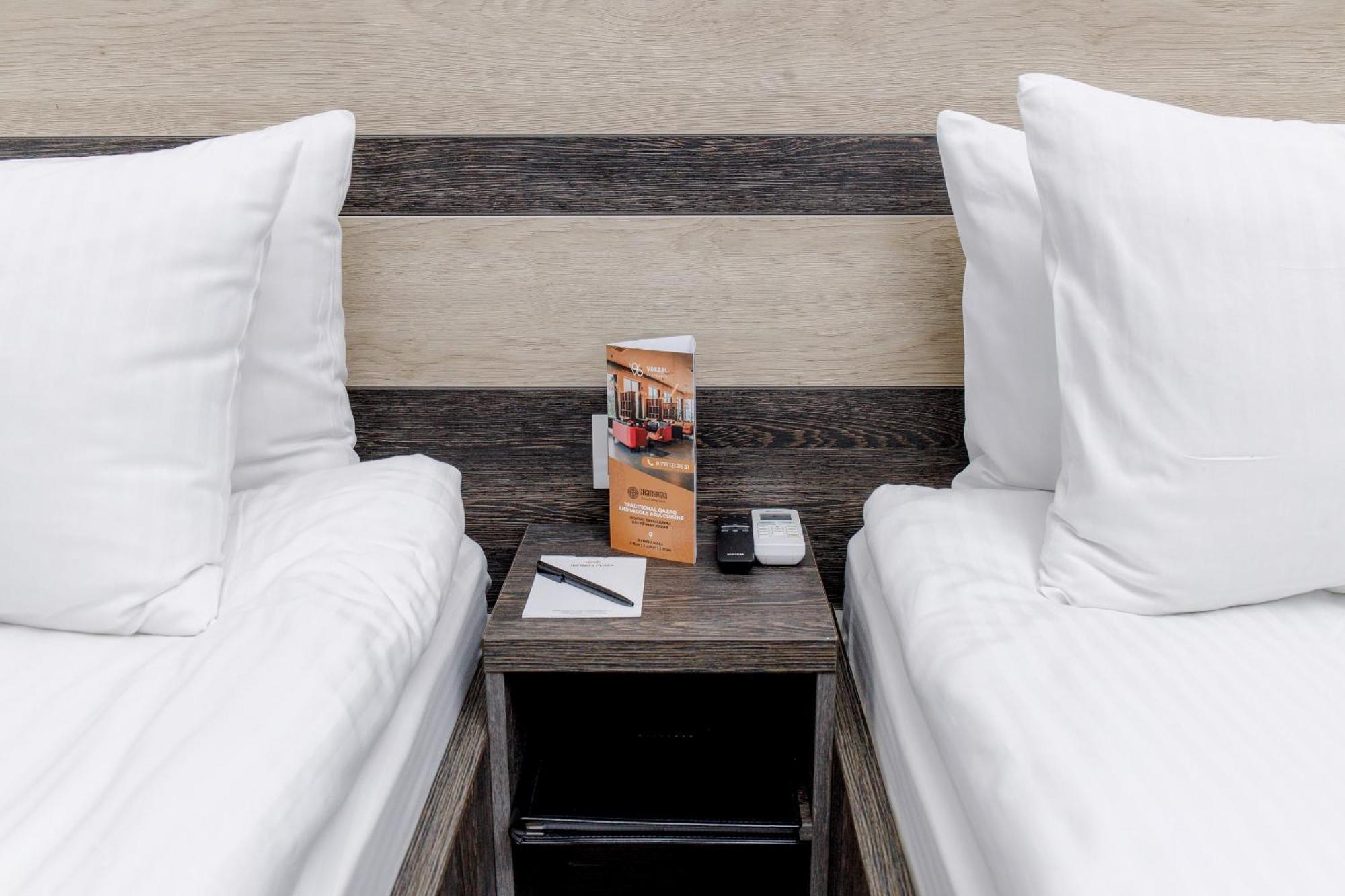 Infinity Plaza Hotel Atyraū Екстериор снимка