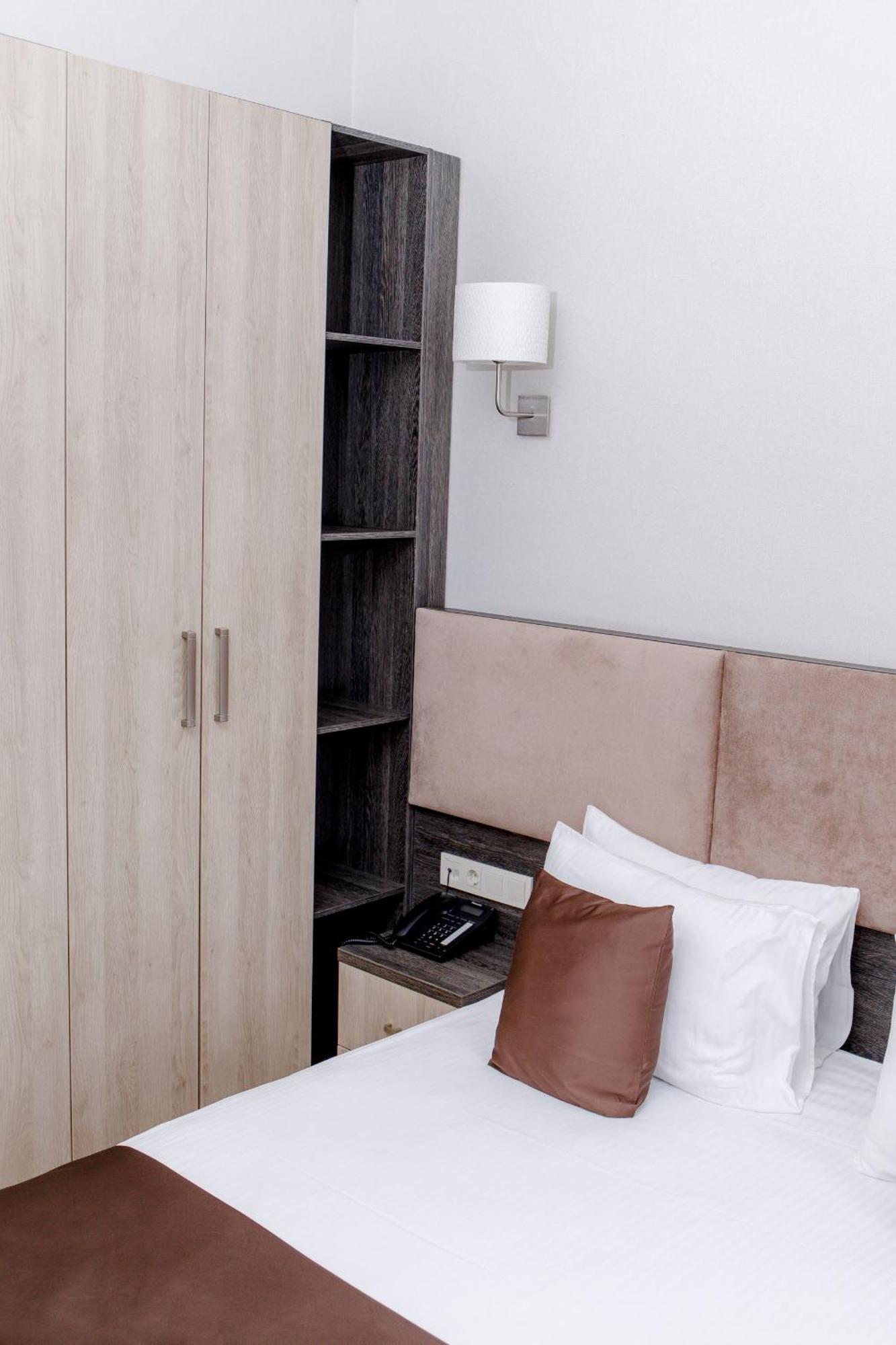 Infinity Plaza Hotel Atyraū Екстериор снимка