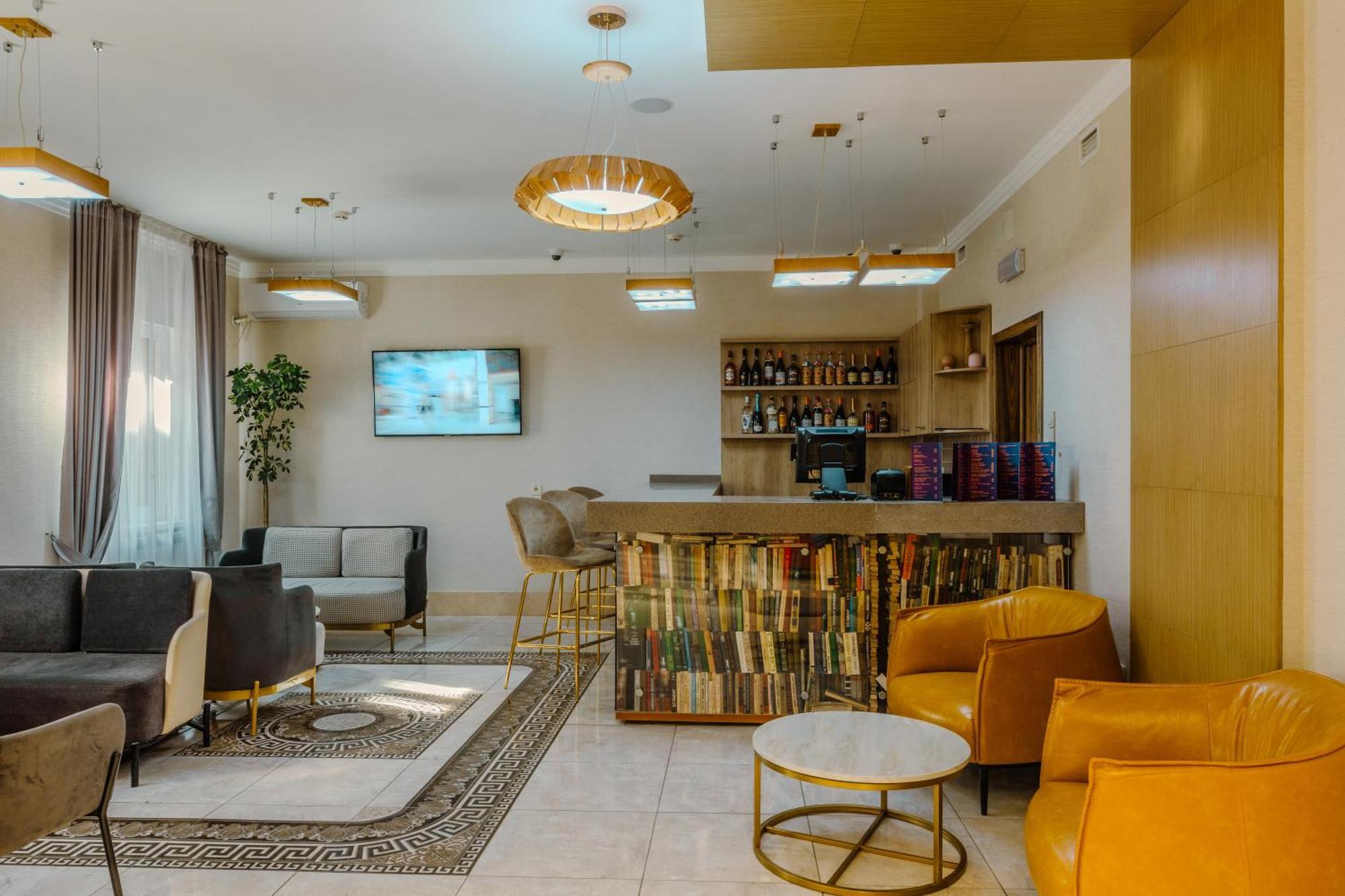 Infinity Plaza Hotel Atyraū Екстериор снимка