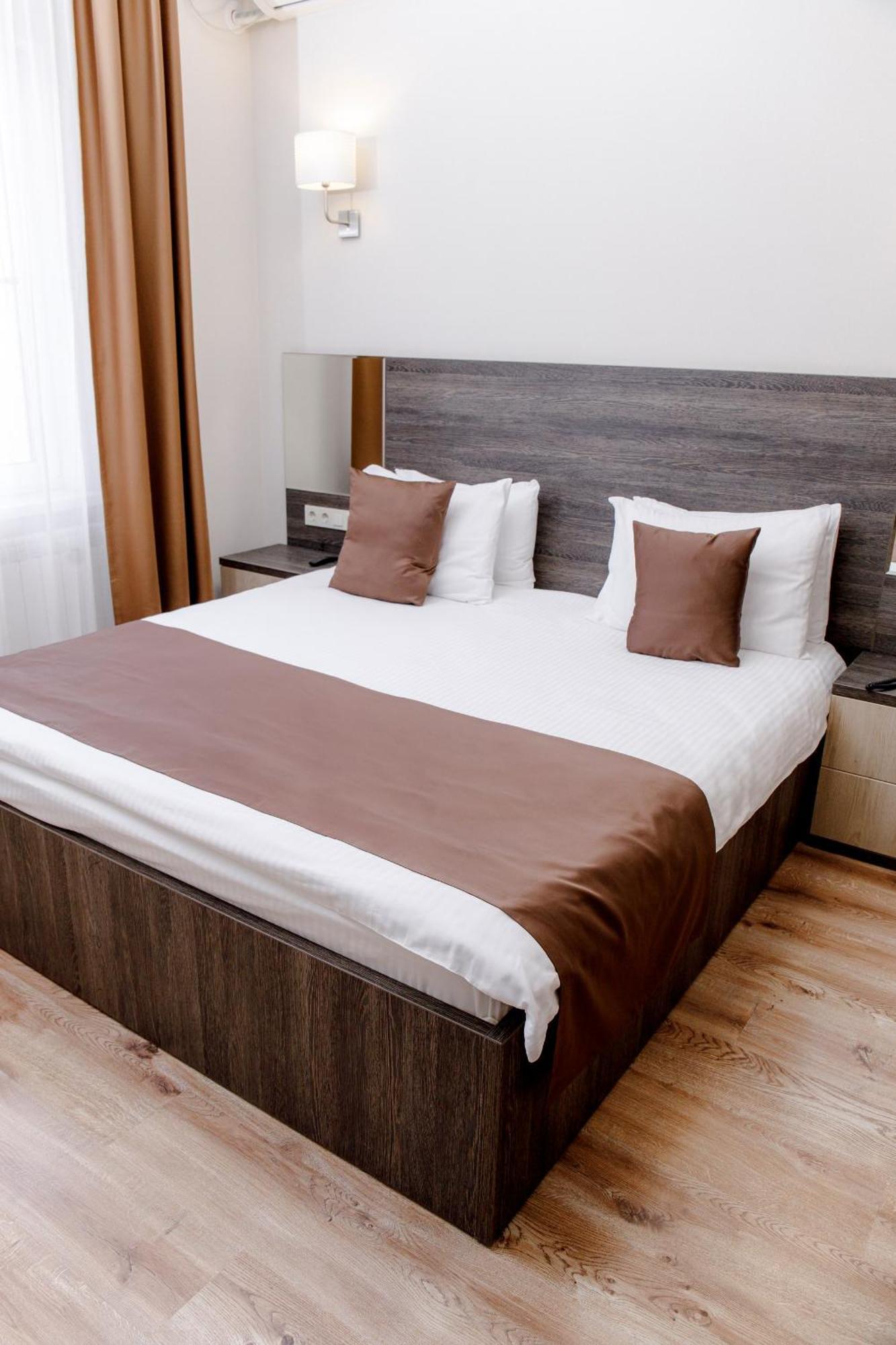 Infinity Plaza Hotel Atyraū Екстериор снимка