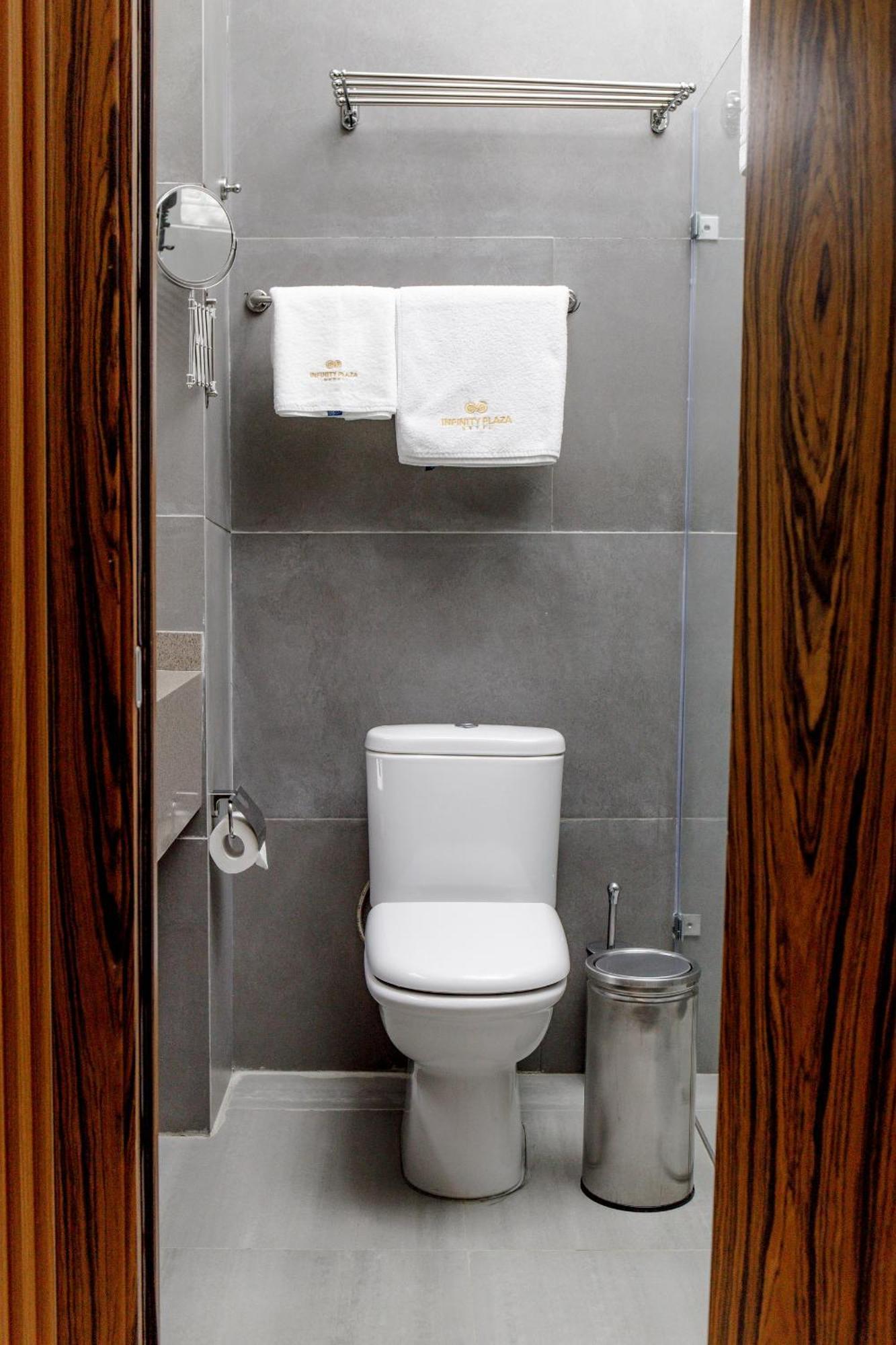 Infinity Plaza Hotel Atyraū Екстериор снимка