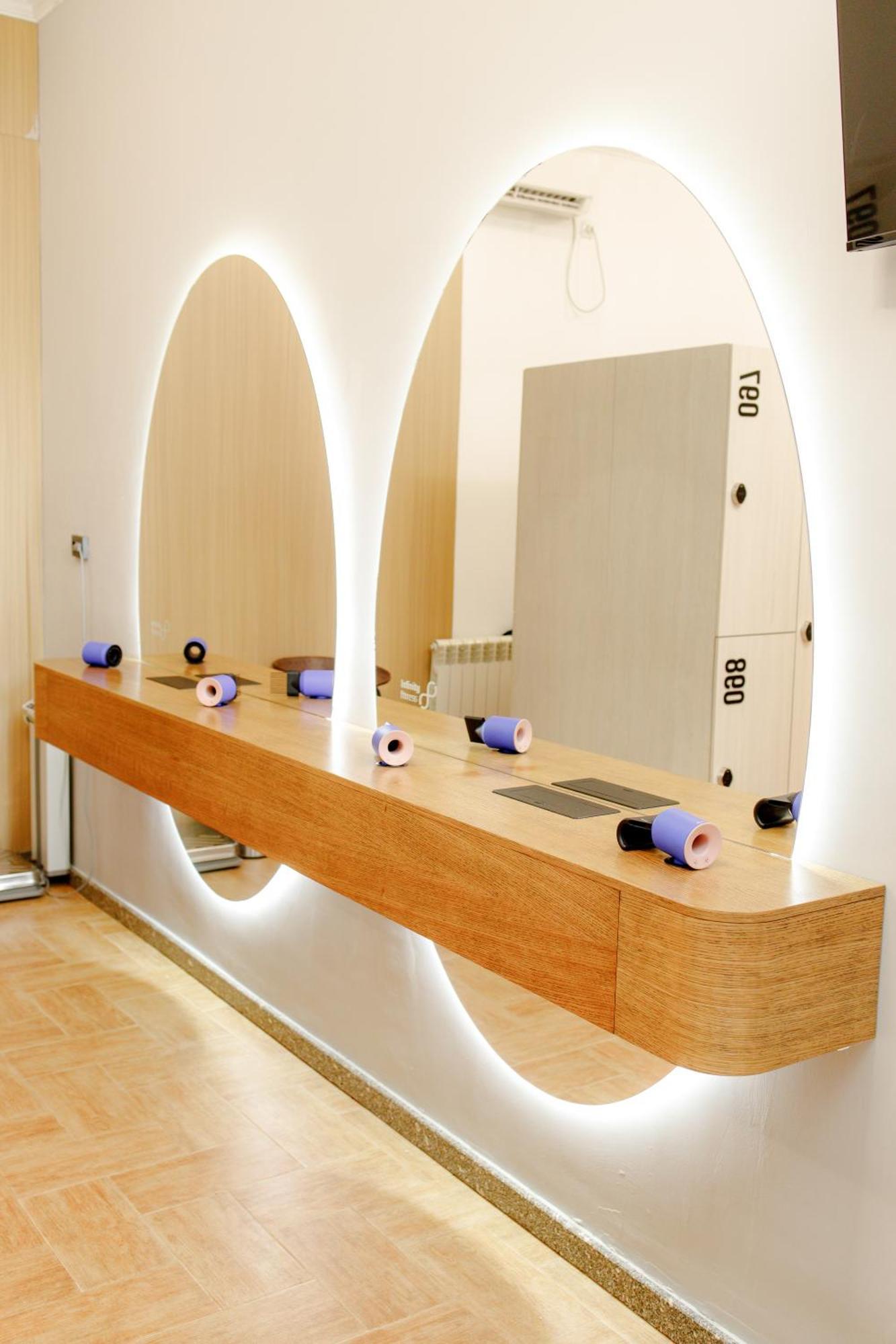 Infinity Plaza Hotel Atyraū Екстериор снимка