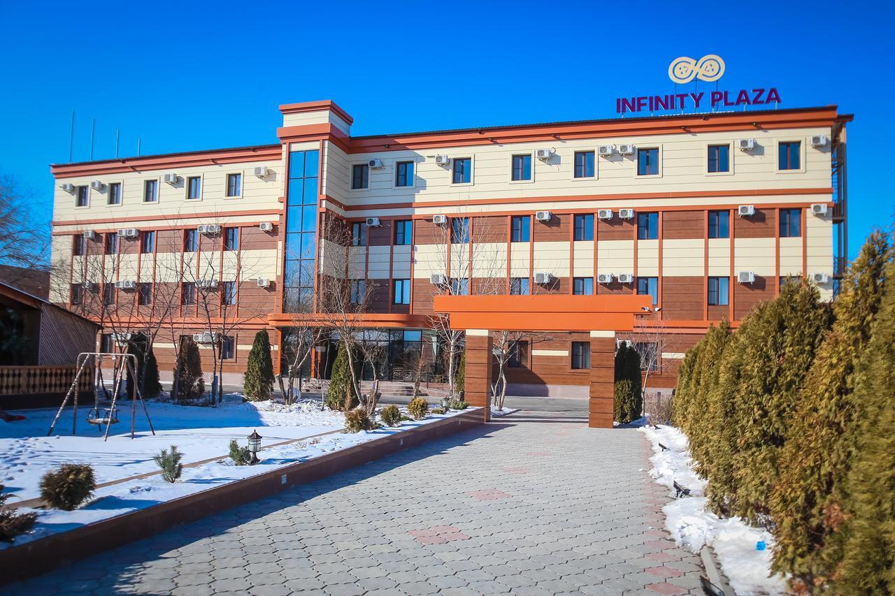 Infinity Plaza Hotel Atyraū Екстериор снимка